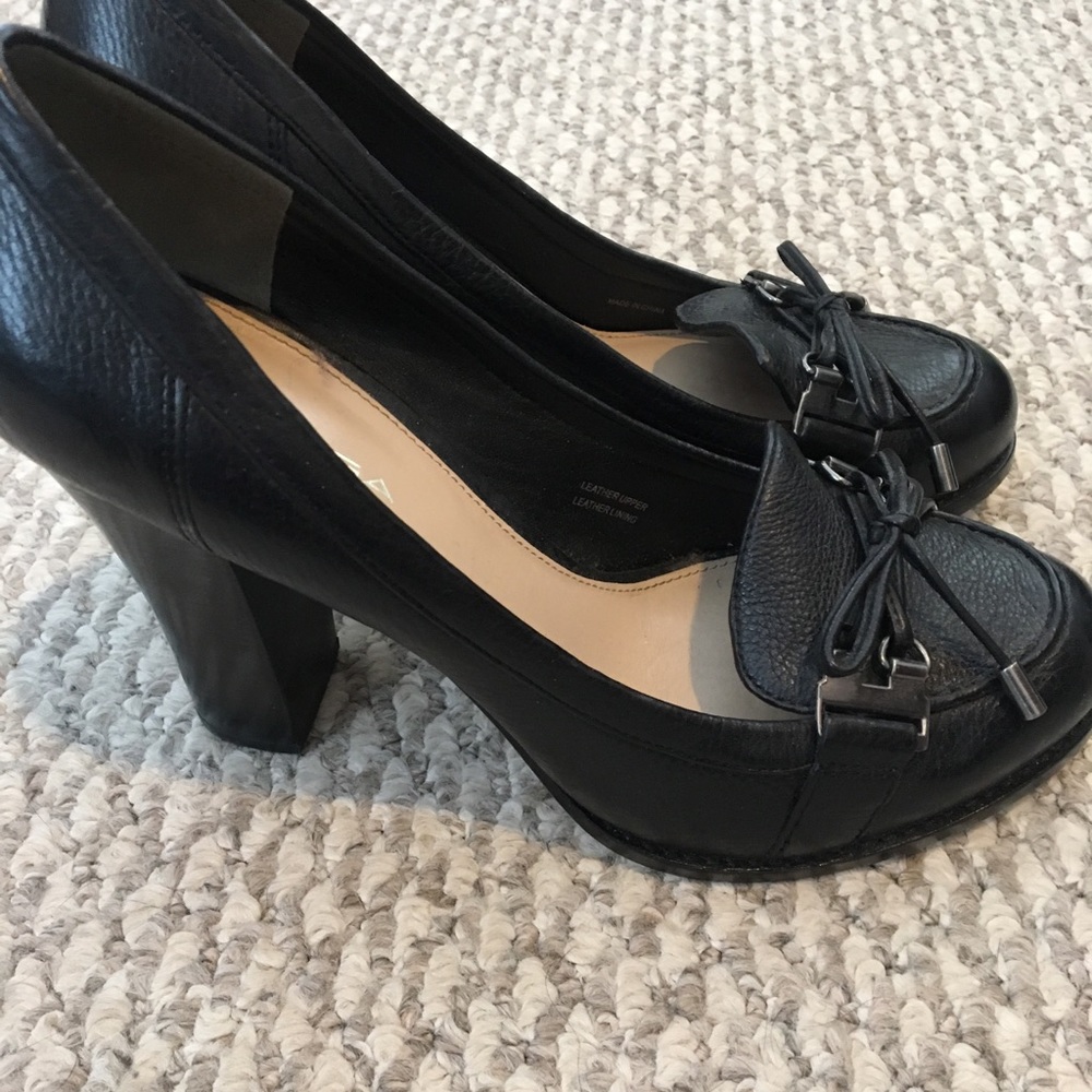 Via Spiga black leather heals